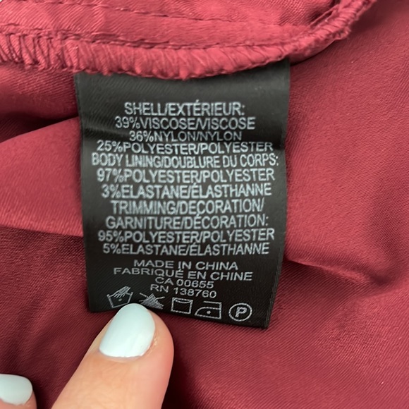 Lace dress - Picture 6 of 7